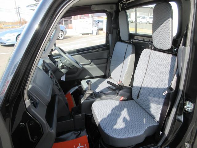 キャリイトラック KCエアコン・パワステ農繁仕様 届出済未使用車 ドアバイザー ゴムマット アッパーメンバーガード 荷台マット 高低2段切替式4WD デフロック 強化リアサスペンション LED荷台作業灯 リアゲートチェーン(35枚目)