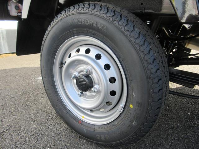 キャリイトラック KCエアコン・パワステ農繁仕様 届出済未使用車 ドアバイザー ゴムマット アッパーメンバーガード 荷台マット 高低2段切替式4WD デフロック 強化リアサスペンション LED荷台作業灯 リアゲートチェーン(50枚目)