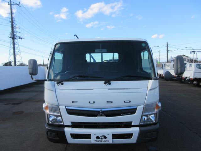 キャンター 　ワイド・ロング平ボディ　車両寸法：長６１８ｃｍ　幅２２２ｃｍ　高２２３ｃｍ　積載量２０００ｋｇ　　車両総重量４８５５ｋｇ　　荷台内寸：長４３３ｃｍ　幅２０８ｃｍ　地上高９２ｃｍ　レーンキープアシスト（12枚目）