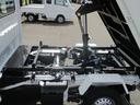 頑丈ダンプ 届出済未使用車 ドアバイザー ゴムマット リアセンサー キーレス 5MT 高低速2段切替え式4WD デフロック 鳥居フック マレル式ダンプ機構 ガードフレーム(27枚目)