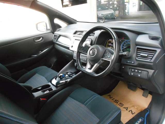 リーフ Ｘ　プロパイロット　ＬＥＤライト　レーンアシスト　ＬＥＤ　Ｂカメラ　イモビライザー　メモリーナビ　パワーウィンドウ　オートエアコン　Ｗエアバッグ　サイドエアバッグ　エアバッグ　ワンオーナー　ナビＴＶ　キーフリー　ＡＢＳ　ワンセグＴＶ（10枚目）