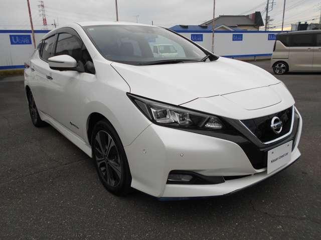 リーフ e+ G 純正9インチメモリーナビ 62KWモデル インテリジェントアラウンドビューモニター LEDヘッド インテリジェントキー レーダークルコン 車線逸脱 メモリーナビ ETC パーキングアシスト サイドカーテンエアバック Bカメラ キーフリー AC(8枚目)