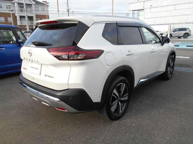 エクストレイル G e-4ORCE 1オーナー パークアシスト 禁煙 LEDヘッドランプ ナビTV スマートキー レーダークルーズ LKA キーフリー ETC 4WD アルミホイール メモリーナビ 記録簿 ドライブレコーダー PS PW(7枚目)