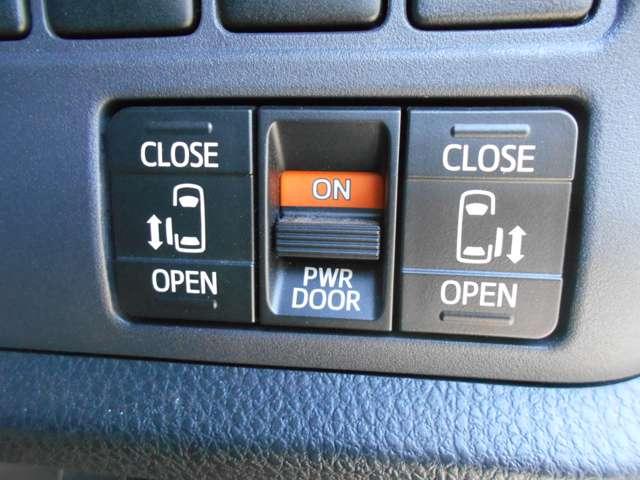 ヴォクシー ２．０　ＺＳ　純正メモリーナビ　後席モニター　アイドリングストッ　バックガイドモニター　フルセグ地デジ　ＬＥＤランプ　盗難防止システム　※外装キズあり　内装キズ　汚れあり　現車現状販売の為　確認をお願いします。（5枚目）