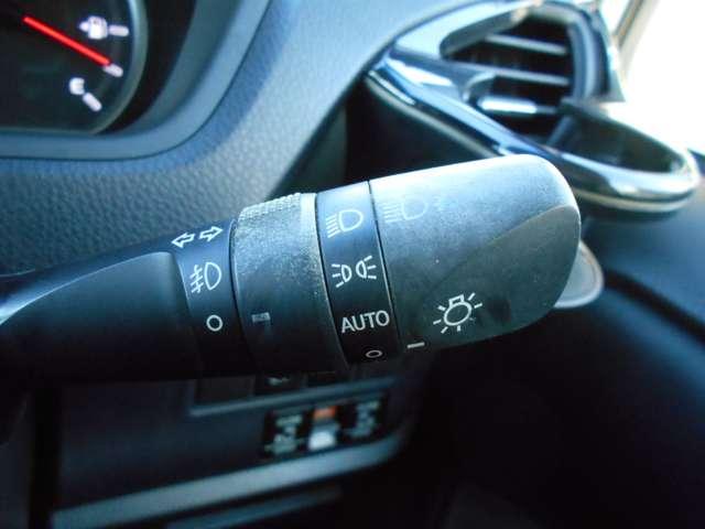 ヴォクシー ２．０　ＺＳ　純正メモリーナビ　後席モニター　アイドリングストッ　バックガイドモニター　フルセグ地デジ　ＬＥＤランプ　盗難防止システム　※外装キズあり　内装キズ　汚れあり　現車現状販売の為　確認をお願いします。（24枚目）