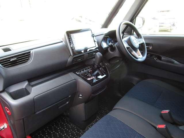 ルークス ６６０　ハイウェイスターＸ　プロパイロット　エディション　純正９インチナビ　プロパイロット　追従クルコン　アラウンドビュ－モニタ－　両側電動パワースライドドア　踏み間違い防止装置　スマートキー＆プッシュスタート　レーンキープ　ハイビームアシスト　ＬＥＤライト（11枚目）