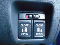 ��󥿥å����ǳ��Ĳ�ǽ����ư���饤�ɥɥ����դ��Ƥޤ��� 5