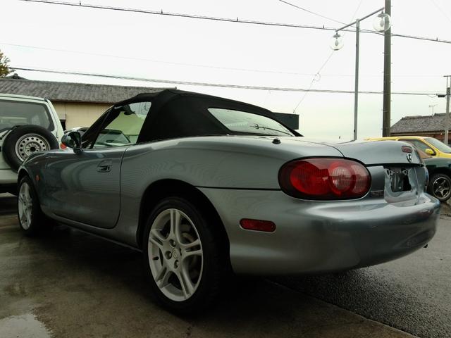 ロードスター RS 最終型!6速MT!チタニウムグレーメタリックII ブラックレザーシート BOSEサウンドシステムCD/MD スピーカー付きウインドデフレクター 専用16インチアルミ ETC Wエアバック(5枚目)