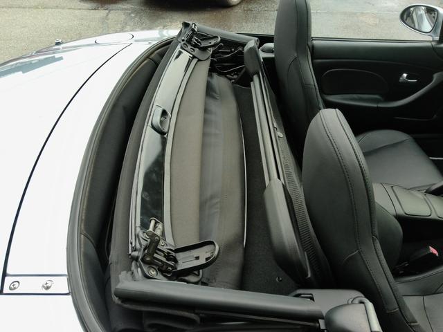 ロードスター RS 最終型!6速MT!チタニウムグレーメタリックII ブラックレザーシート BOSEサウンドシステムCD/MD スピーカー付きウインドデフレクター 専用16インチアルミ ETC Wエアバック(33枚目)