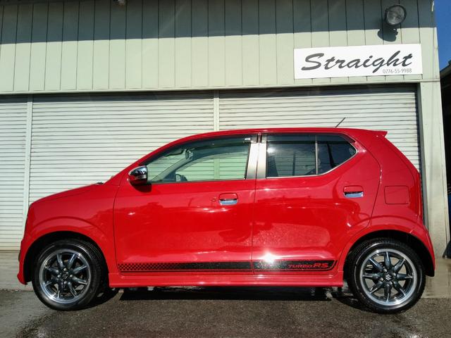 アルトターボＲＳ ベースグレード　インパネ５ＡＧＳ　レーダーブレーキサポート　Ｗエアバック　ＡＢＳ　衝突安全ボディ　ＨＩＤオートヘッドライト　スマートキー　プッシュスタート　メッキドアミラーカバードアハンドルガード　シートヒーター（3枚目）