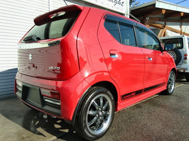 アルトターボＲＳ ベースグレード　インパネ５ＡＧＳ　レーダーブレーキサポート　Ｗエアバック　ＡＢＳ　衝突安全ボディ　ＨＩＤオートヘッドライト　スマートキー　プッシュスタート　メッキドアミラーカバードアハンドルガード　シートヒーター（6枚目）