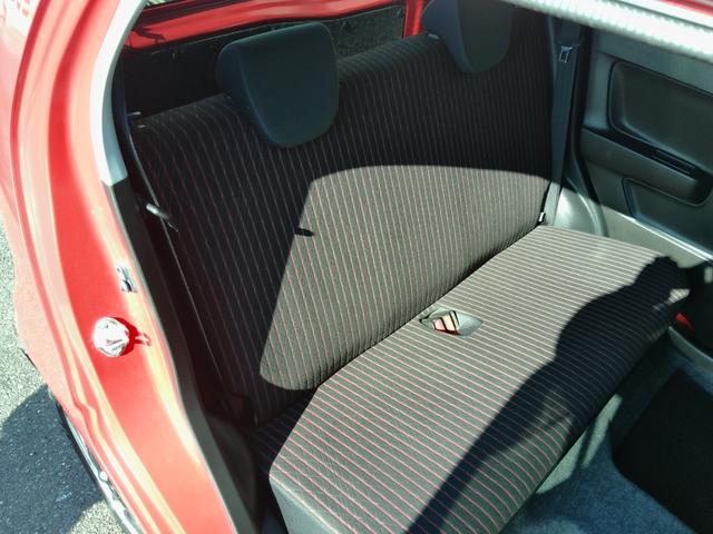 アルトターボＲＳ ベースグレード　インパネ５ＡＧＳ　レーダーブレーキサポート　Ｗエアバック　ＡＢＳ　衝突安全ボディ　ＨＩＤオートヘッドライト　スマートキー　プッシュスタート　メッキドアミラーカバードアハンドルガード　シートヒーター（65枚目）