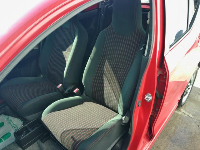 アルトターボＲＳ ベースグレード　インパネ５ＡＧＳ　レーダーブレーキサポート　Ｗエアバック　ＡＢＳ　衝突安全ボディ　ＨＩＤオートヘッドライト　スマートキー　プッシュスタート　メッキドアミラーカバードアハンドルガード　シートヒーター（67枚目）