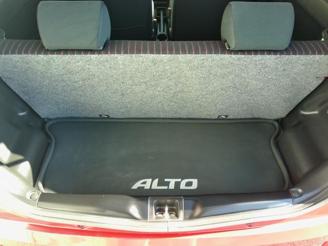 アルトターボＲＳ ベースグレード　インパネ５ＡＧＳ　レーダーブレーキサポート　Ｗエアバック　ＡＢＳ　衝突安全ボディ　ＨＩＤオートヘッドライト　スマートキー　プッシュスタート　メッキドアミラーカバードアハンドルガード　シートヒーター（70枚目）