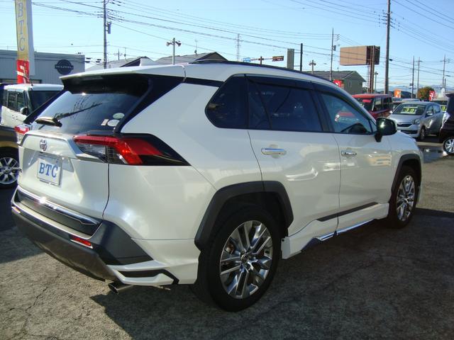 ＲＡＶ４ Ｇ　Ｚパッケージ　４ＷＤ　ナビフルセグテレビバックカメラ　アラウンドビューモニタ　ワンオーナーＢＳＭ　Ｂｌｕｅｔｏｏｔｈ　サンルーフ純正１９インチＡＷ（6枚目）