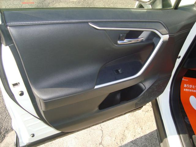 ＲＡＶ４ Ｇ　Ｚパッケージ　４ＷＤ　ナビフルセグテレビバックカメラ　アラウンドビューモニタ　ワンオーナーＢＳＭ　Ｂｌｕｅｔｏｏｔｈ　サンルーフ純正１９インチＡＷ（20枚目）