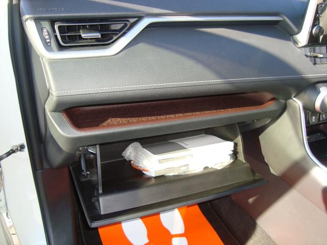 ＲＡＶ４ Ｇ　Ｚパッケージ　４ＷＤ　ナビフルセグテレビバックカメラ　アラウンドビューモニタ　ワンオーナーＢＳＭ　Ｂｌｕｅｔｏｏｔｈ　サンルーフ純正１９インチＡＷ（21枚目）