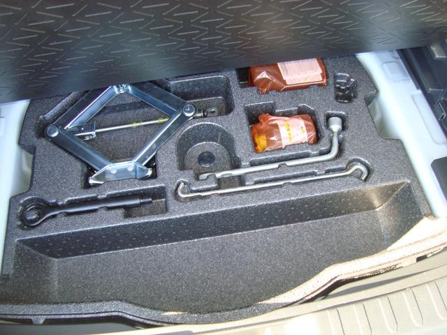 ＲＡＶ４ Ｇ　Ｚパッケージ　４ＷＤ　ナビフルセグテレビバックカメラ　アラウンドビューモニタ　ワンオーナーＢＳＭ　Ｂｌｕｅｔｏｏｔｈ　サンルーフ純正１９インチＡＷ（24枚目）