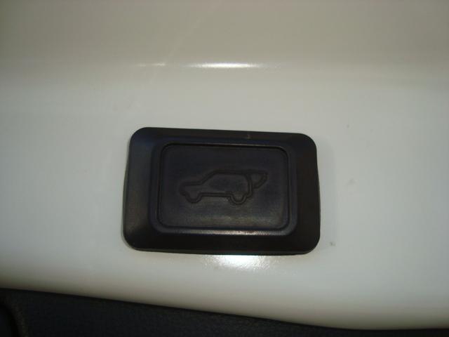 ＲＡＶ４ Ｇ　Ｚパッケージ　４ＷＤ　ナビフルセグテレビバックカメラ　アラウンドビューモニタ　ワンオーナーＢＳＭ　Ｂｌｕｅｔｏｏｔｈ　サンルーフ純正１９インチＡＷ（26枚目）