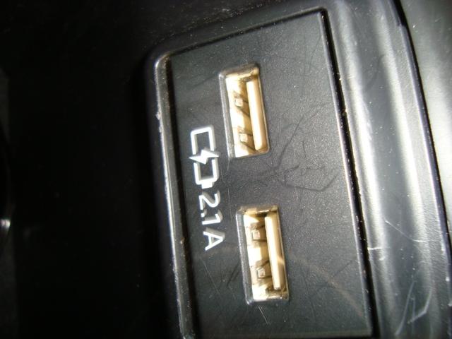 ＲＡＶ４ Ｇ　Ｚパッケージ　４ＷＤ　ナビフルセグテレビバックカメラ　アラウンドビューモニタ　ワンオーナーＢＳＭ　Ｂｌｕｅｔｏｏｔｈ　サンルーフ純正１９インチＡＷ（41枚目）