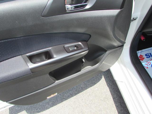 エクシーガ エアブレイク　デュアルエアコン　サンルーフ　４ＷＤ　ワンオーナー　３列シート　パワーシート　フルフラット　ナビ　ＣＤ　ＤＶＤ　ＵＳＢ　Ｂｌｕｅｔｏｏｔｈ　ＥＴＣ　バックカメラ　アイドリングストップ　オートクルーズ（18枚目）