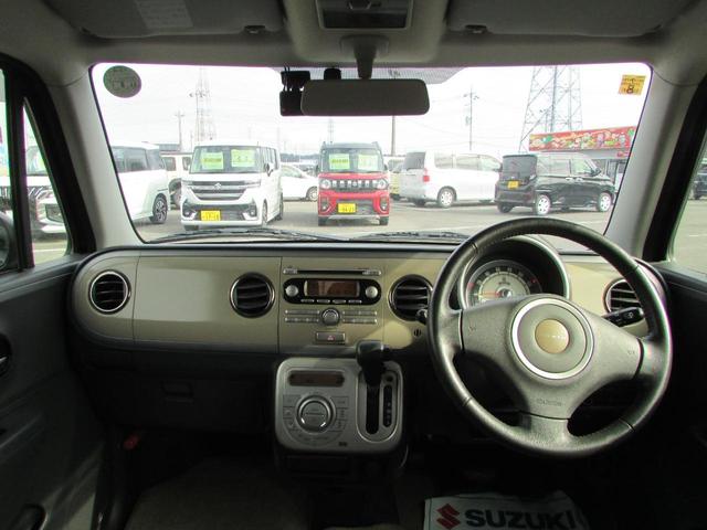 アルトラパン 10thアニバーサリーリミテッド 運転席シートヒーター ETC 純正アルミホイールタイヤ 盗難防止システム CD 走行距離7万キロ以下 キーレス キーフリー ベンチシート ドライブレコーダー 衝突安全ボディ オートエアコン ABS(4枚目)