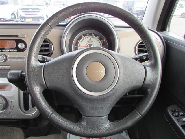 アルトラパン 10thアニバーサリーリミテッド 運転席シートヒーター ETC 純正アルミホイールタイヤ 盗難防止システム CD 走行距離7万キロ以下 キーレス キーフリー ベンチシート ドライブレコーダー 衝突安全ボディ オートエアコン ABS(6枚目)