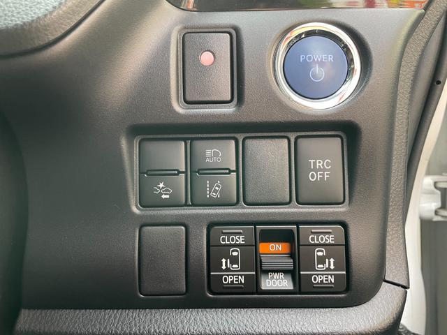 ノア ハイブリッドＳｉ　ダブルバイビーＩＩ　１０型純正ナビ　Ｂカメラ　両側Ｐスライド　衝突軽減Ｂ　シートヒーター　ＥＴＣ２．０　ロールシェード　シートバックテーブル　ワンオーナー　Ａハイビーム（15枚目）