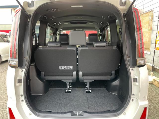 ノア ハイブリッドＳｉ　ダブルバイビーＩＩ　１０型純正ナビ　Ｂカメラ　両側Ｐスライド　衝突軽減Ｂ　シートヒーター　ＥＴＣ２．０　ロールシェード　シートバックテーブル　ワンオーナー　Ａハイビーム（36枚目）