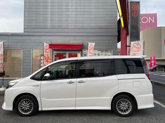 ノア ハイブリッドＳｉ　ダブルバイビーＩＩ　１０型純正ナビ　Ｂカメラ　両側Ｐスライド　衝突軽減Ｂ　シートヒーター　ＥＴＣ２．０　ロールシェード　シートバックテーブル　ワンオーナー　Ａハイビーム（50枚目）