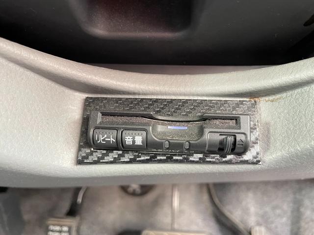 AZワゴン Bカメラ スマートキー ダウンサス 革巻ステアリング ETC ライトレベライザー シェードガラス アームレスト 社外アルミ(11枚目)