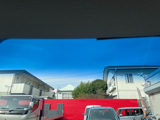 AZワゴン Bカメラ スマートキー ダウンサス 革巻ステアリング ETC ライトレベライザー シェードガラス アームレスト 社外アルミ(17枚目)