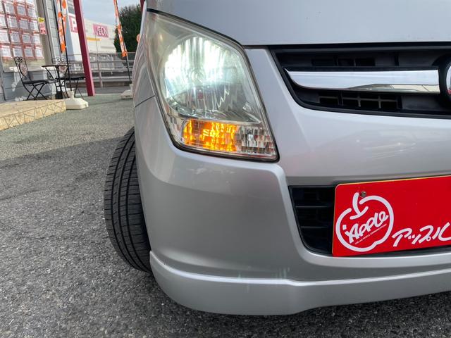 AZワゴン Bカメラ スマートキー ダウンサス 革巻ステアリング ETC ライトレベライザー シェードガラス アームレスト 社外アルミ(23枚目)