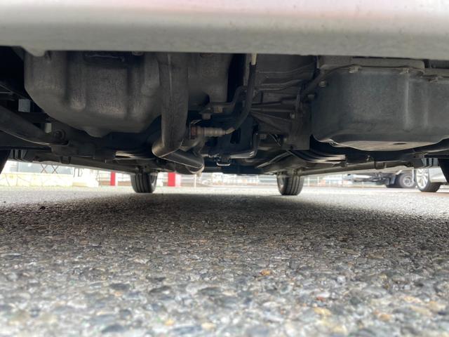 AZワゴン Bカメラ スマートキー ダウンサス 革巻ステアリング ETC ライトレベライザー シェードガラス アームレスト 社外アルミ(27枚目)