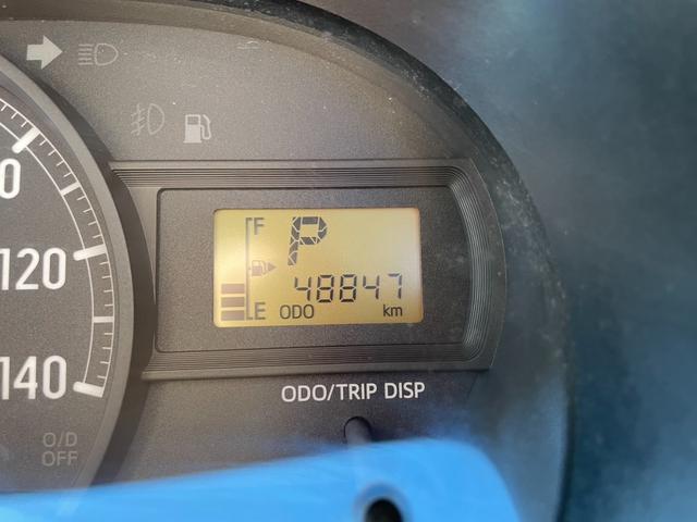 ハイゼットカーゴ 　社外アルミ　純正オーディオ　キーレス　ライトレベライザー　ＥＴＣ　Ｉ－ＳＴＯＰ（4枚目）