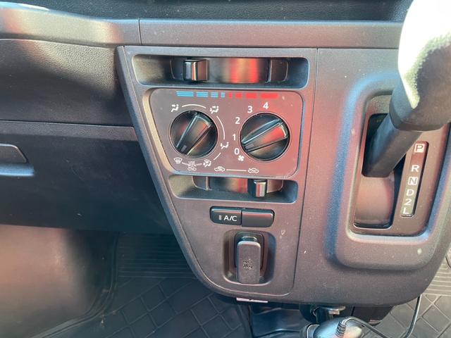 ハイゼットカーゴ 　社外アルミ　純正オーディオ　キーレス　ライトレベライザー　ＥＴＣ　Ｉ－ＳＴＯＰ（9枚目）