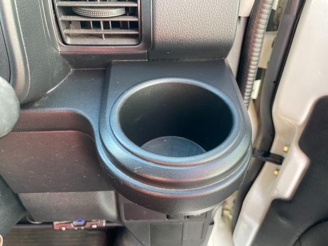 ハイゼットカーゴ 　社外アルミ　純正オーディオ　キーレス　ライトレベライザー　ＥＴＣ　Ｉ－ＳＴＯＰ（10枚目）