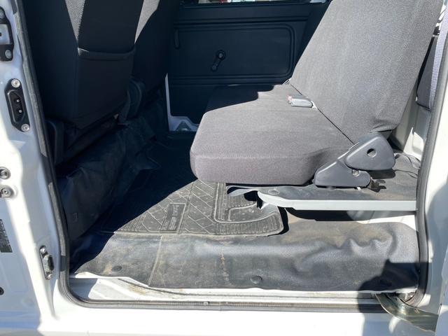 ハイゼットカーゴ 　社外アルミ　純正オーディオ　キーレス　ライトレベライザー　ＥＴＣ　Ｉ－ＳＴＯＰ（26枚目）