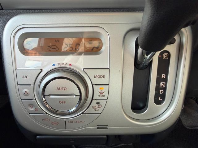 アルトラパン ＸＬ　スマートキー　アイドリングストップ　電動格納ミラー　シートヒーター　ベンチシート　ＣＶＴ　盗難防止システム　ＡＢＳ　ＣＤ　アルミホイール　衝突安全ボディ　エアコン　パワーステアリング　パワーウィンドウ（4枚目）