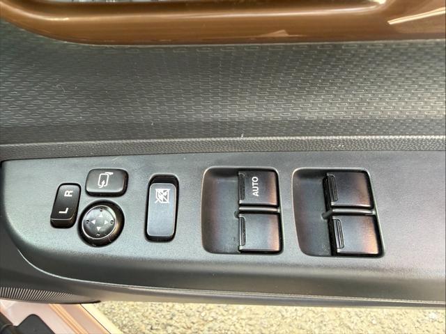 アルトラパン ＸＬ　スマートキー　アイドリングストップ　電動格納ミラー　シートヒーター　ベンチシート　ＣＶＴ　盗難防止システム　ＡＢＳ　ＣＤ　アルミホイール　衝突安全ボディ　エアコン　パワーステアリング　パワーウィンドウ（6枚目）