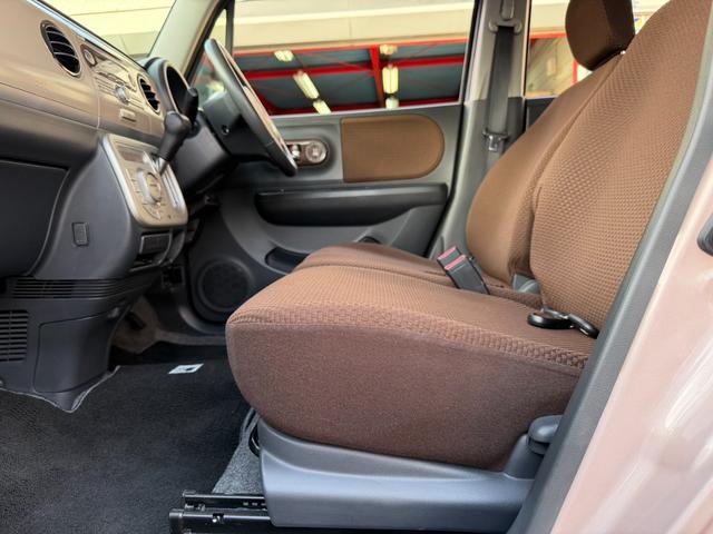 アルトラパン ＸＬ　スマートキー　アイドリングストップ　電動格納ミラー　シートヒーター　ベンチシート　ＣＶＴ　盗難防止システム　ＡＢＳ　ＣＤ　アルミホイール　衝突安全ボディ　エアコン　パワーステアリング　パワーウィンドウ（10枚目）