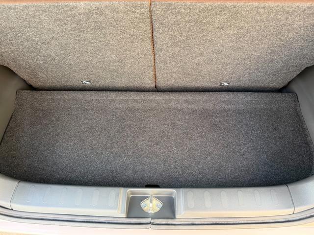 アルトラパン ＸＬ　スマートキー　アイドリングストップ　電動格納ミラー　シートヒーター　ベンチシート　ＣＶＴ　盗難防止システム　ＡＢＳ　ＣＤ　アルミホイール　衝突安全ボディ　エアコン　パワーステアリング　パワーウィンドウ（18枚目）