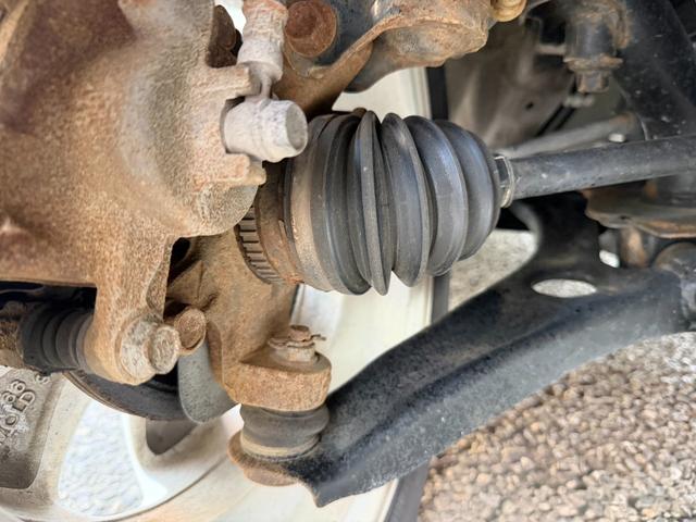 アルトラパン ＸＬ　スマートキー　アイドリングストップ　電動格納ミラー　シートヒーター　ベンチシート　ＣＶＴ　盗難防止システム　ＡＢＳ　ＣＤ　アルミホイール　衝突安全ボディ　エアコン　パワーステアリング　パワーウィンドウ（46枚目）