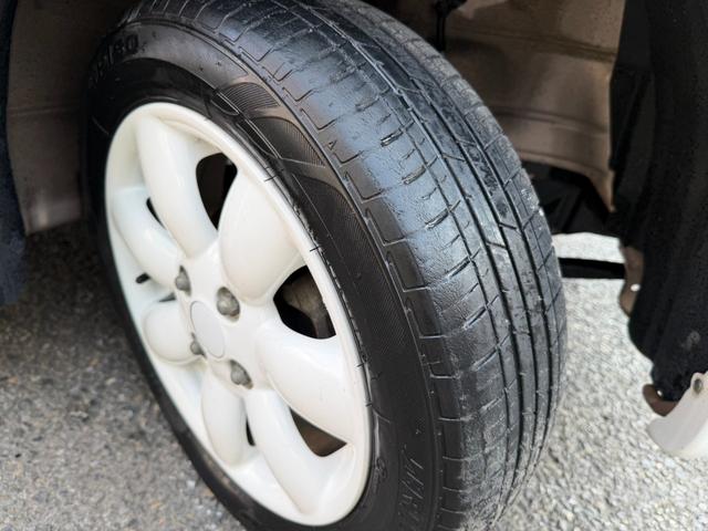 アルトラパン ＸＬ　スマートキー　アイドリングストップ　電動格納ミラー　シートヒーター　ベンチシート　ＣＶＴ　盗難防止システム　ＡＢＳ　ＣＤ　アルミホイール　衝突安全ボディ　エアコン　パワーステアリング　パワーウィンドウ（47枚目）