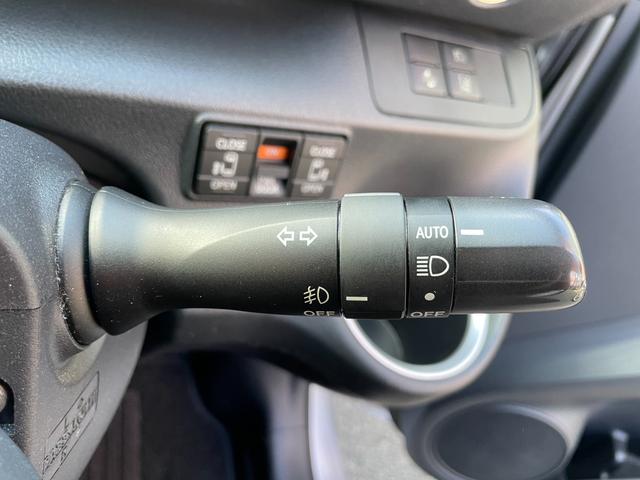 シエンタ ハイブリッドＧ　両側電動スライド　衝突軽減Ｂ　Ｂカメラ　社外アルミ　純正ナビ　フルセグ　スマートキー　ＬＥＤヘッドライト　フォグライト　ＬＤＡ　Ａハイビーム（13枚目）