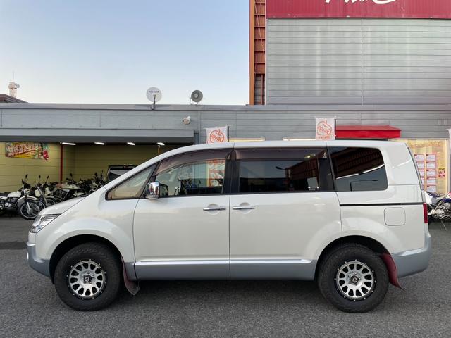 デリカD:5 シャモニー 4WD 両側電動スライド B/S/Fカメラ デルタフォース16AW AC100V電源 キセノンH/L イエローフォグ マッドガード(10枚目)