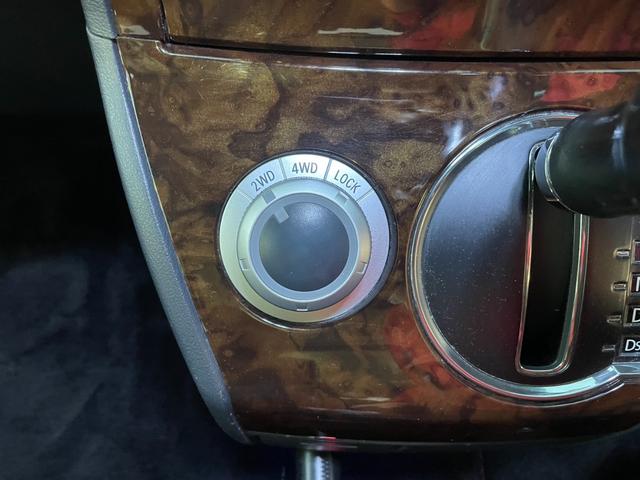 デリカD:5 シャモニー 4WD 両側電動スライド B/S/Fカメラ デルタフォース16AW AC100V電源 キセノンH/L イエローフォグ マッドガード(32枚目)