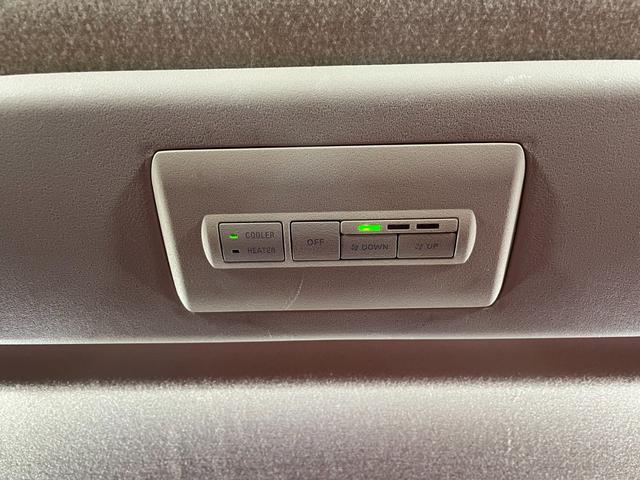 デリカD:5 シャモニー 4WD 両側電動スライド B/S/Fカメラ デルタフォース16AW AC100V電源 キセノンH/L イエローフォグ マッドガード(35枚目)