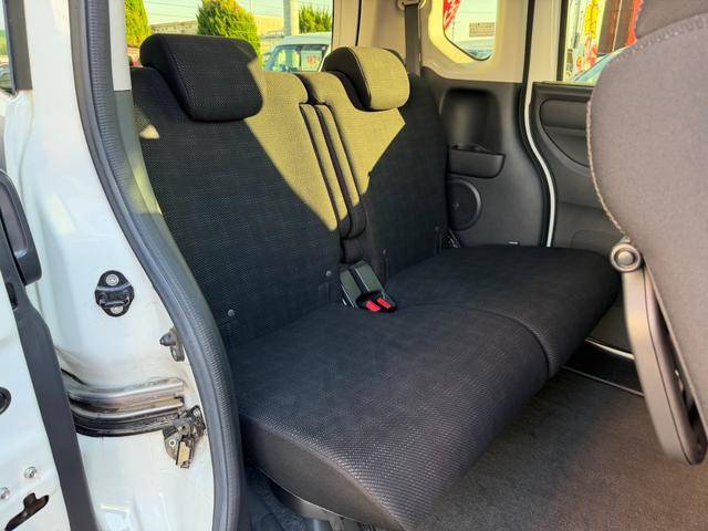 Ｎ－ＢＯＸ Ｇ　ＳＳパッケージ　ＥＴＣ　バックカメラ　両側電動スライドドア　ナビ　ＴＶ　ＨＩＤ　スマートキー　電動格納ミラー　シートヒーター　ベンチシート　ＣＶＴ　盗難防止システム　ＡＢＳ　ＥＳＣ　ＣＤ　ＵＳＢ（26枚目）