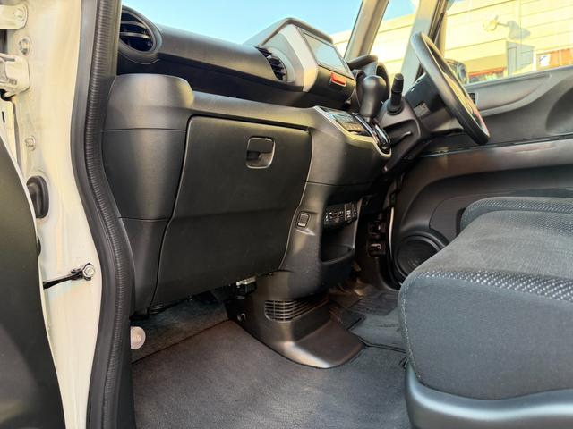 Ｎ－ＢＯＸ Ｇ　ＳＳパッケージ　ＥＴＣ　バックカメラ　両側電動スライドドア　ナビ　ＴＶ　ＨＩＤ　スマートキー　電動格納ミラー　シートヒーター　ベンチシート　ＣＶＴ　盗難防止システム　ＡＢＳ　ＥＳＣ　ＣＤ　ＵＳＢ（59枚目）